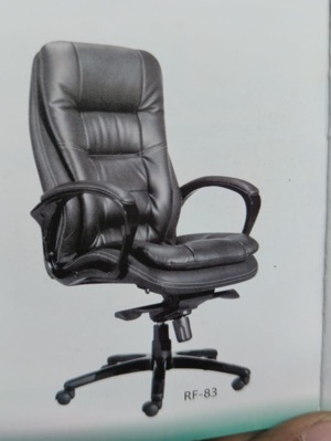 Rfroyalz 83 Executive Chair - Color: Black