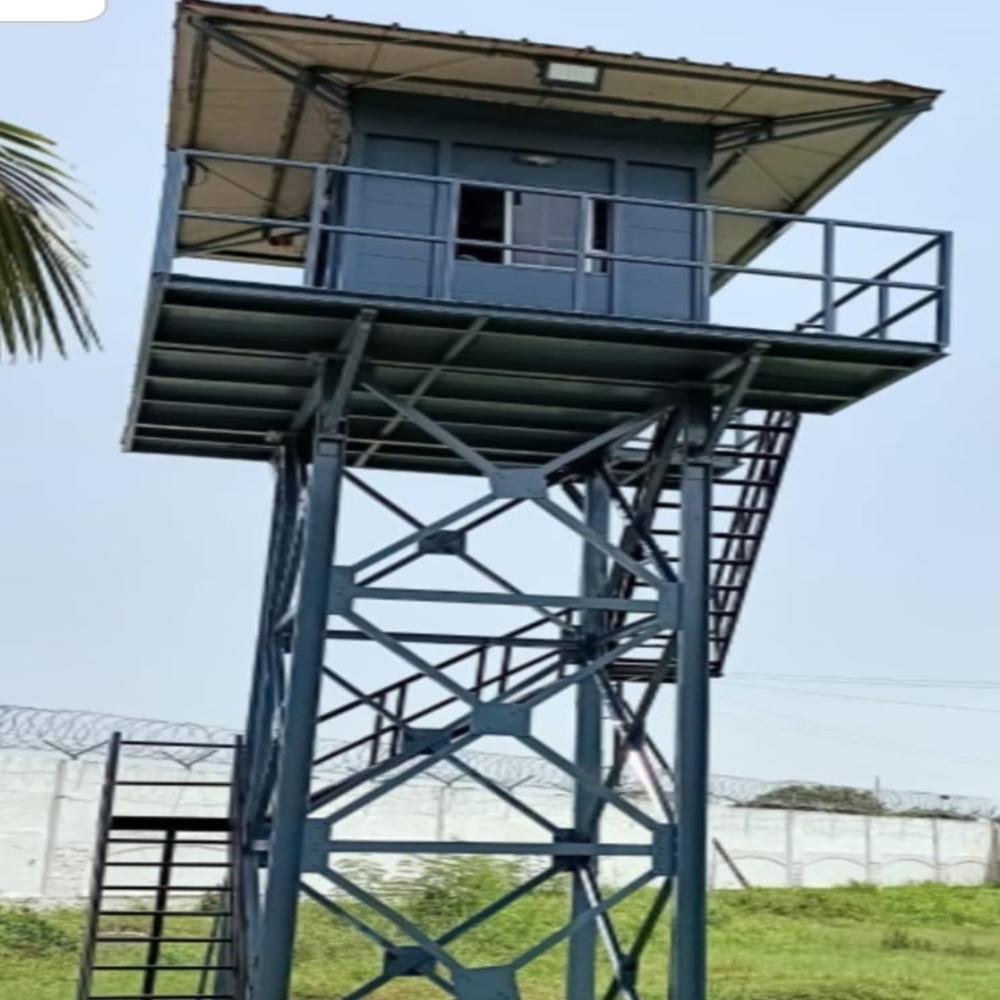 Security Watch Tower - Color: Wooden Brown