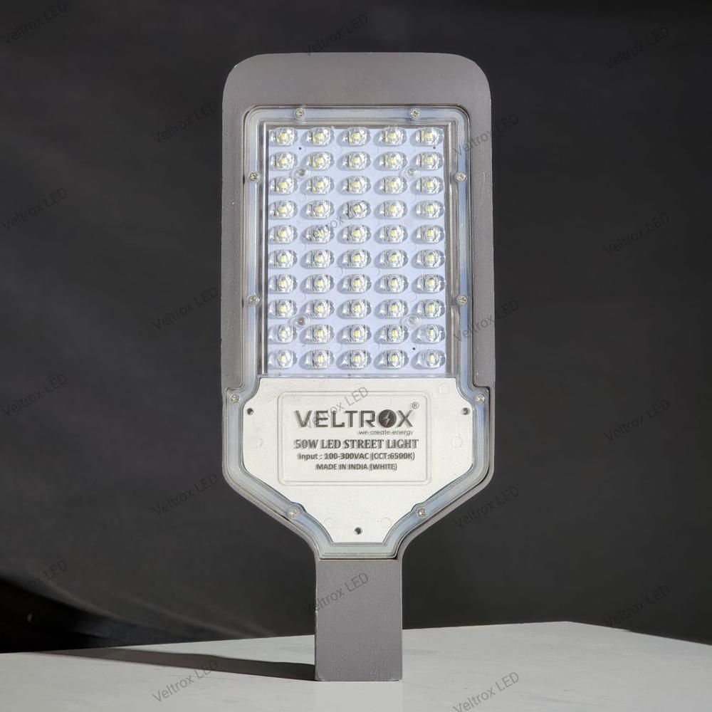 Outdoor LED Street Light - Die-Cast Aluminum, Standard Size, Grey, 100W, IP66 Waterproof, 5700K Color Temperature, Dimming & Smart City Ready