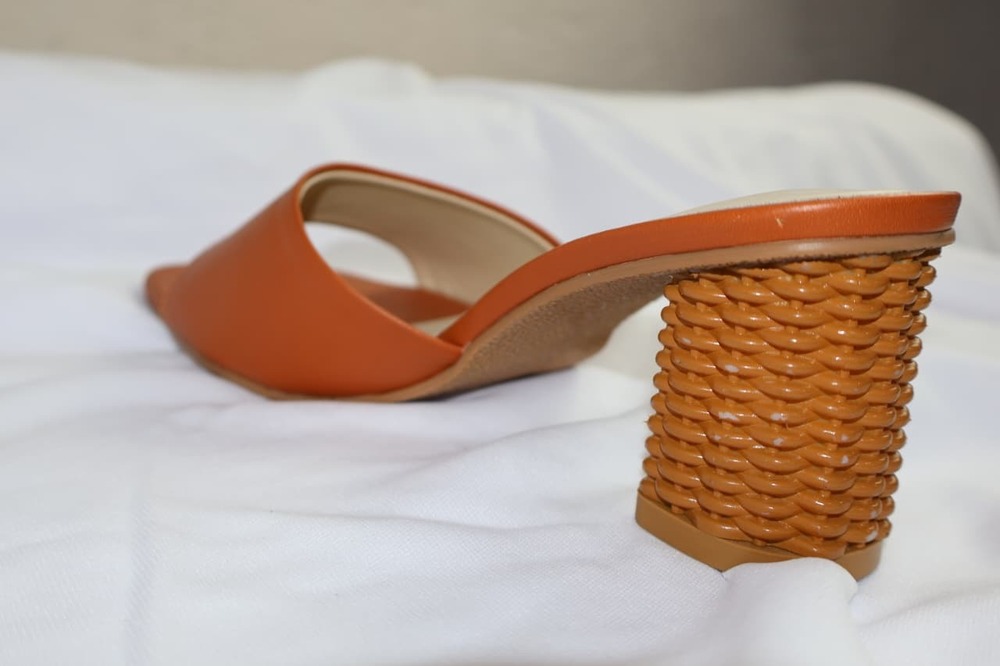 Loose Hill Sandal - Color: Brown