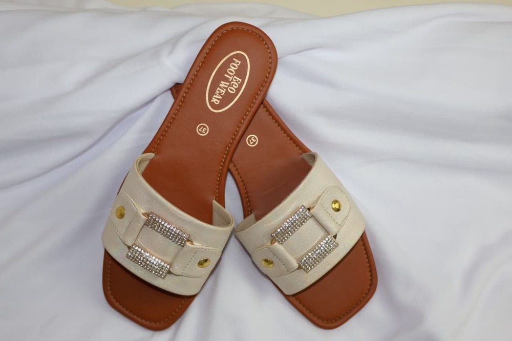 Flat T Shape Slipper - Color: Brown
