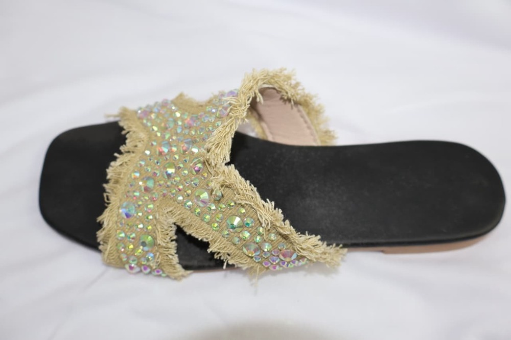 Viving Sleeper - Color: Black