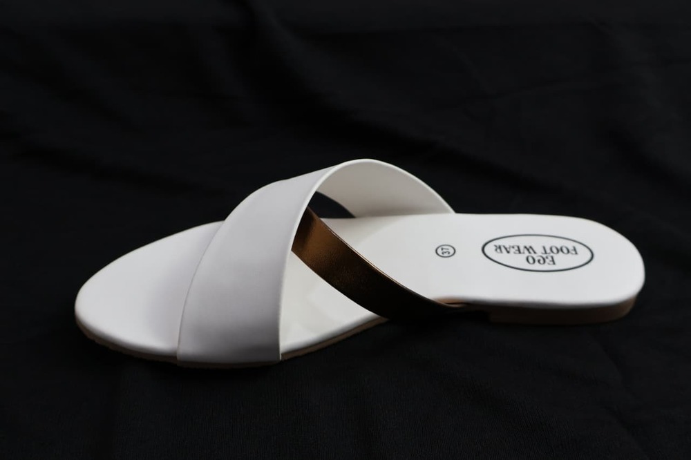 Cross Sleeper - Color: White