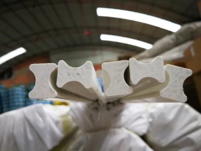 Epoxy Dog Bone - Standard Size, White Color Coated | High Mechanical Strength, Excellent Electrical Properties, Superior Flame Resistance