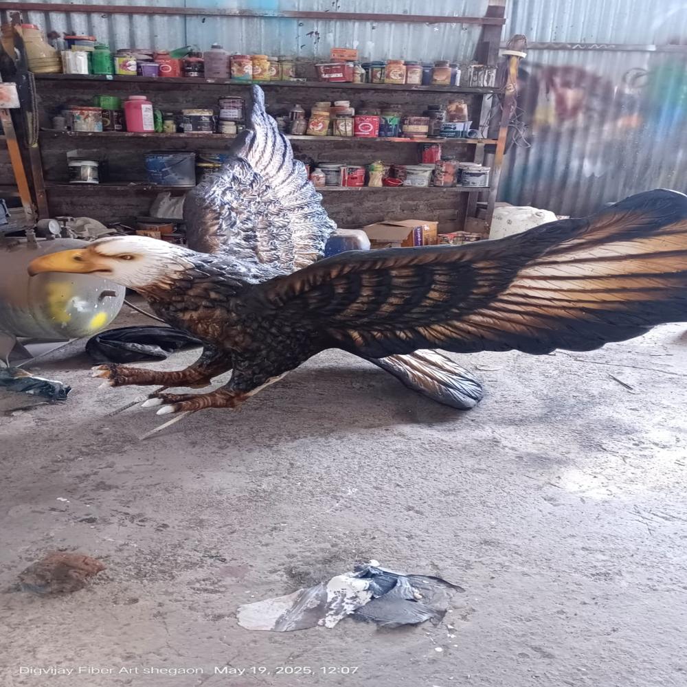 Fiber Edgle Statue