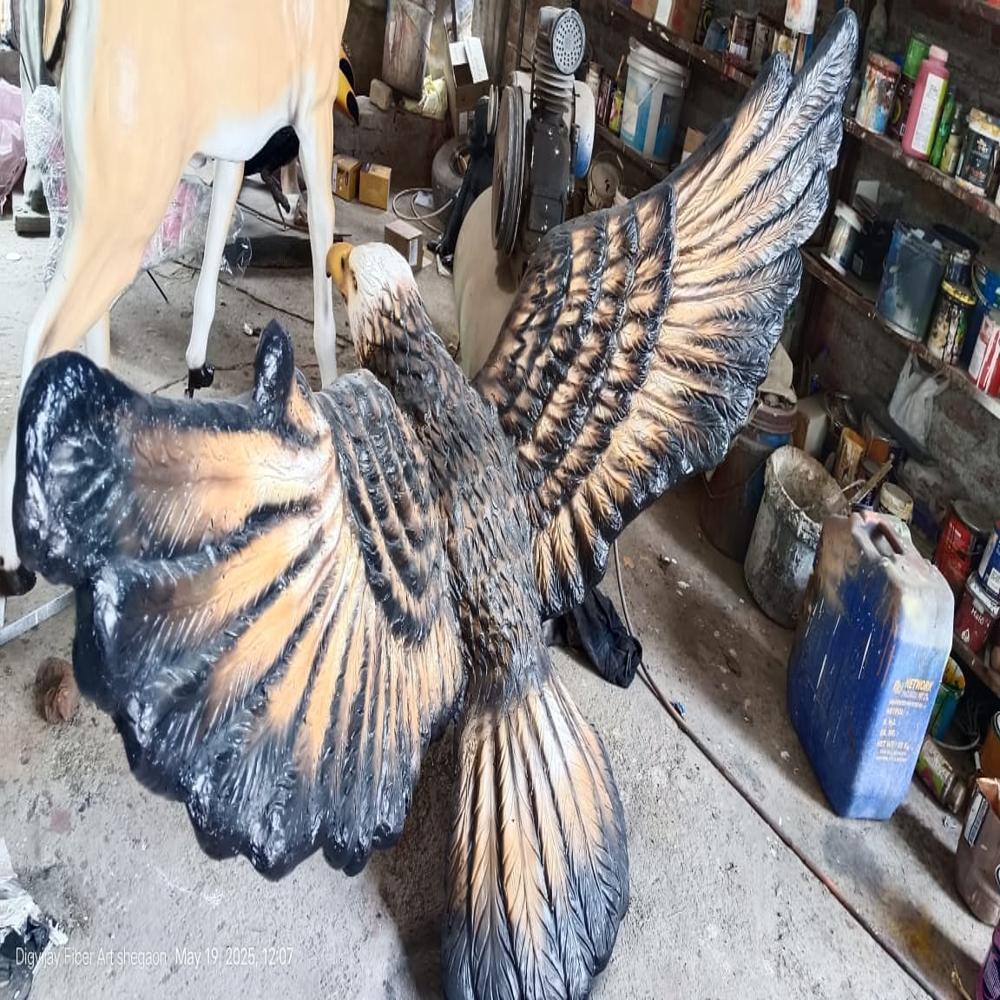 Fiber Edgle Statue