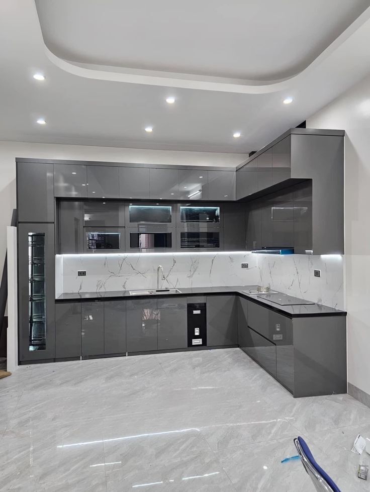 Customized Modular Kitchen - Assembly: Carpenter Assembly