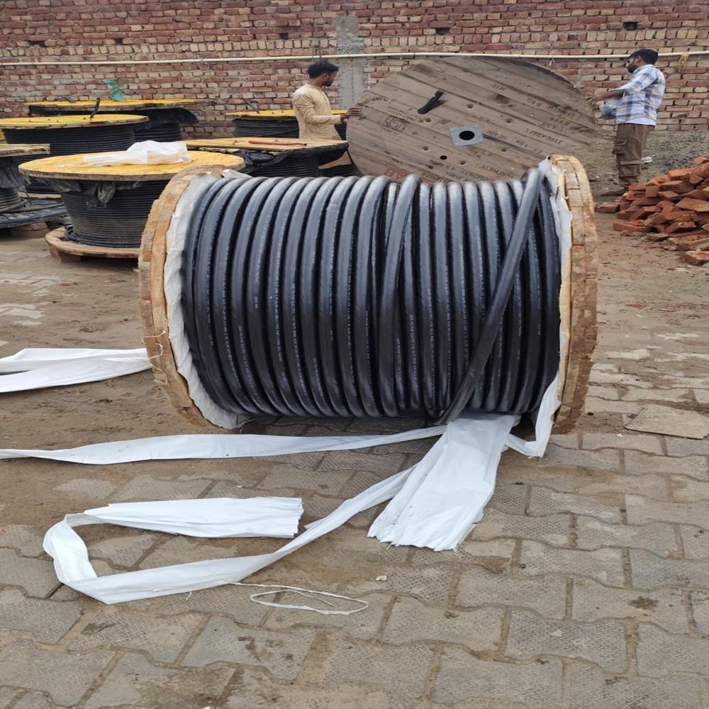 POLYCAB 1.1KV 3.5C*400SQMM ALU. ARM. LT CABLE