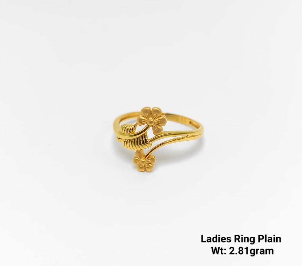 92% New Design Gold Ladies Ring Stone