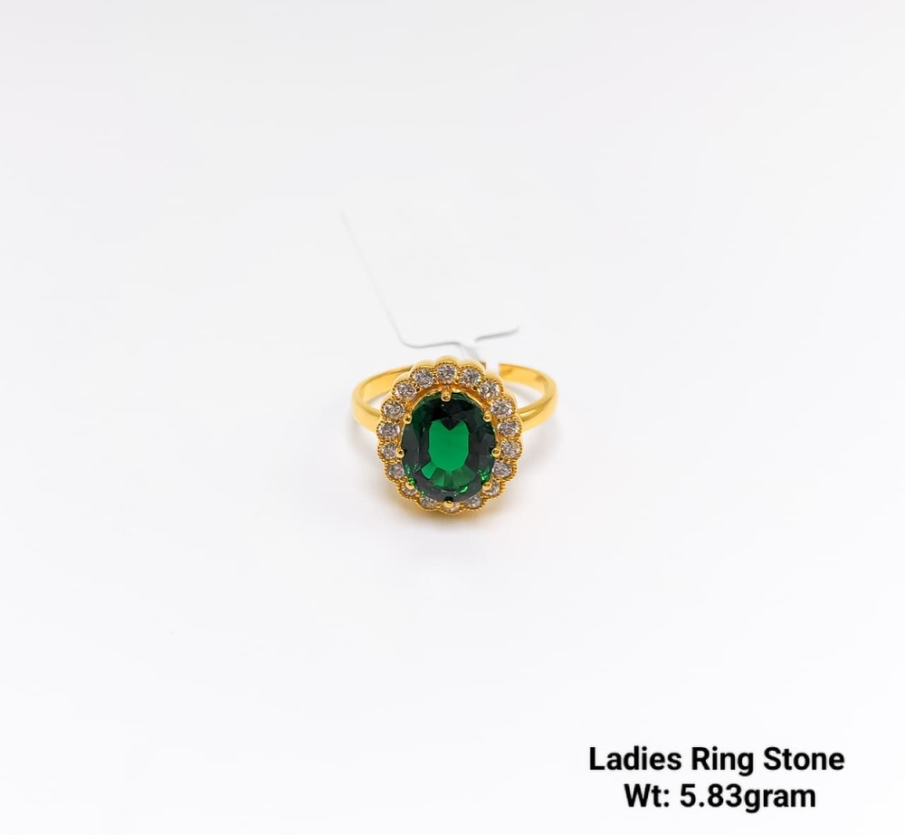 92% New Design Gold Ladies Ring Stone