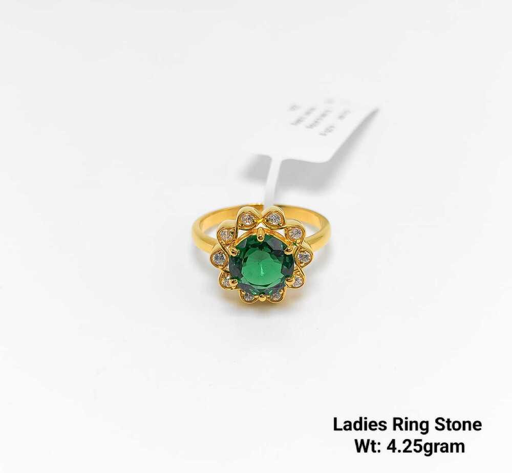 92% New Design Gold Ladies Ring Stone