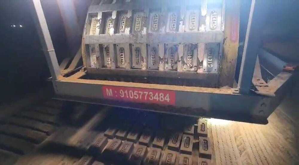 BMM 550 8 डाई ईंट बनाने की मशीन