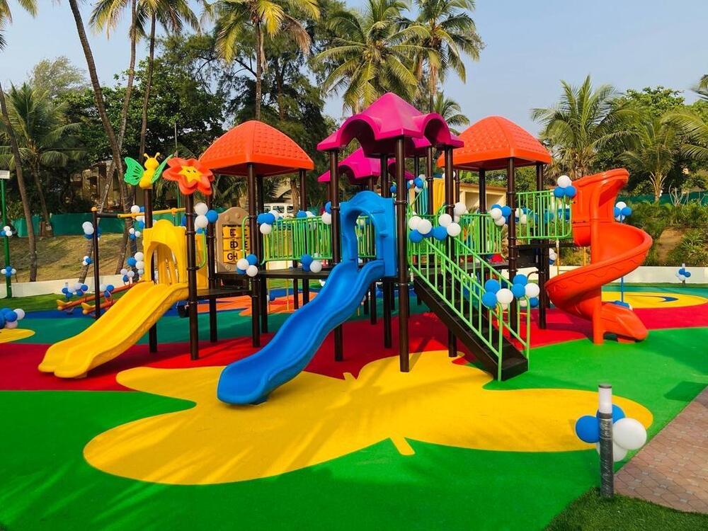 Five Unit Multiplay Station - Color: Multicolor