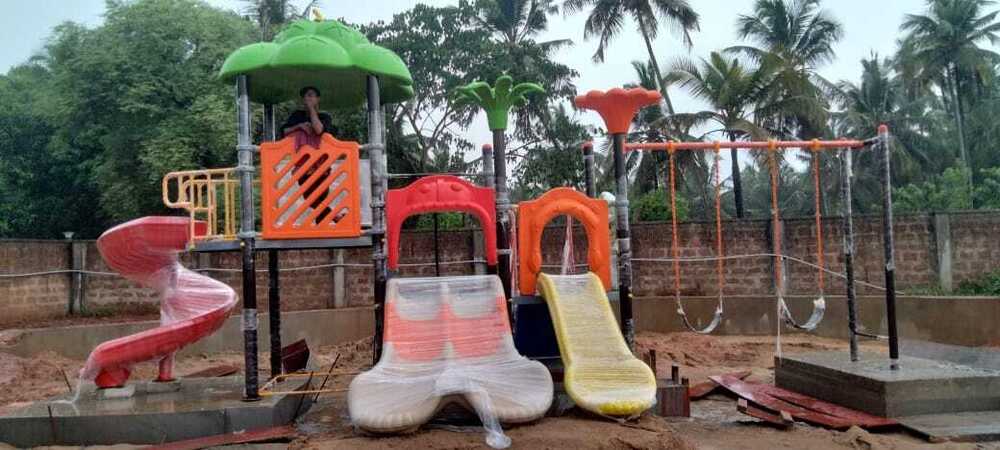 Multicolor Plastic Play Station - Features: Durable