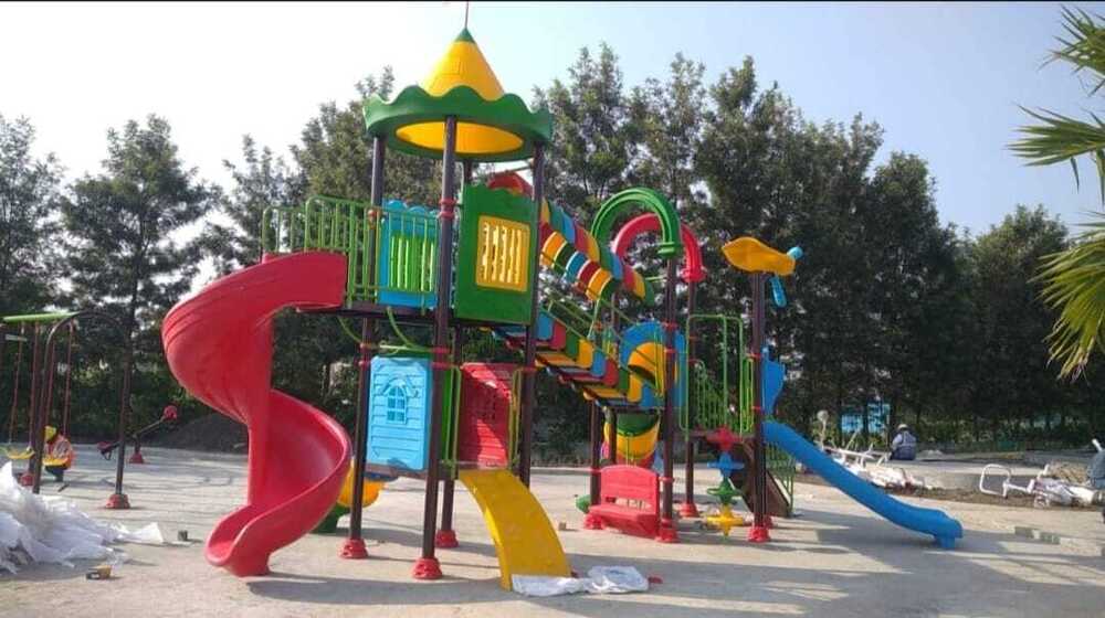 Six Unit Mulitplay Station - Color: Multicolor