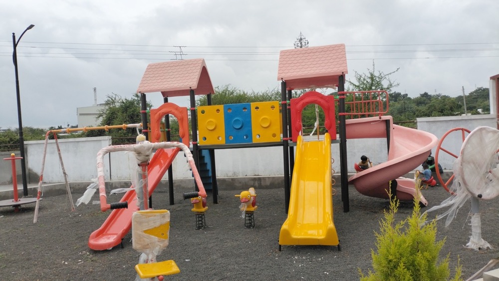 Two Unit Multiplay Station - Color: Multicolor