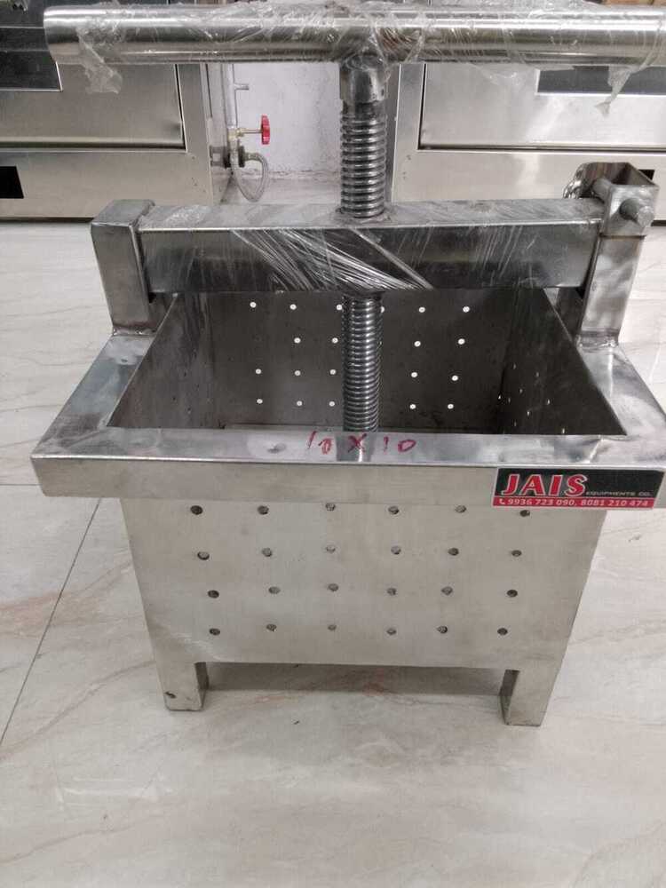 Ss Paneer Pressing Machine - Color: Silver