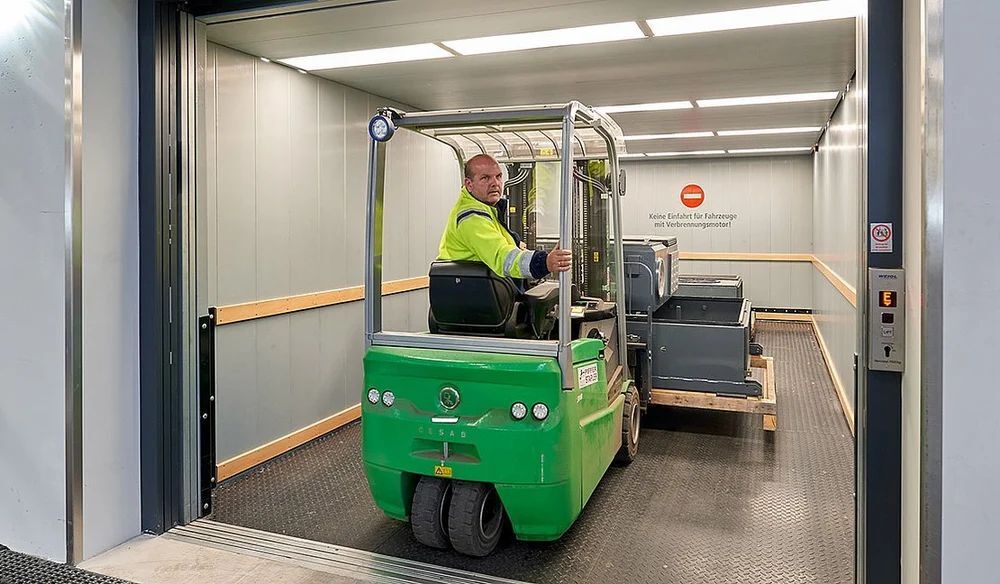 Industrial Goods Lift