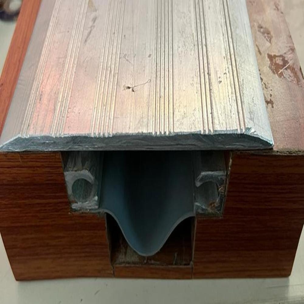 Jackguard- The Horizontal Joint Solution Seal - Color: Silver