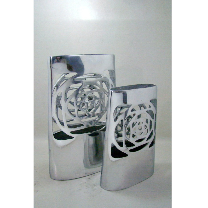 Stainless Steel Handmade Design Silver Polished Flower Vase Decorative Vase For Flower - Application: Hotel & Restaurant Interior Styling  Wedding & Event D Cor  Festival & Corporate Gifting