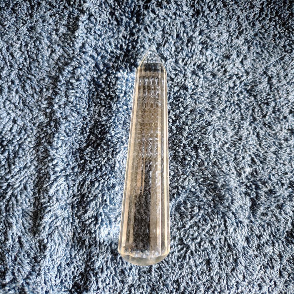 Clear Quartz Crystal Wand - Grade: 1