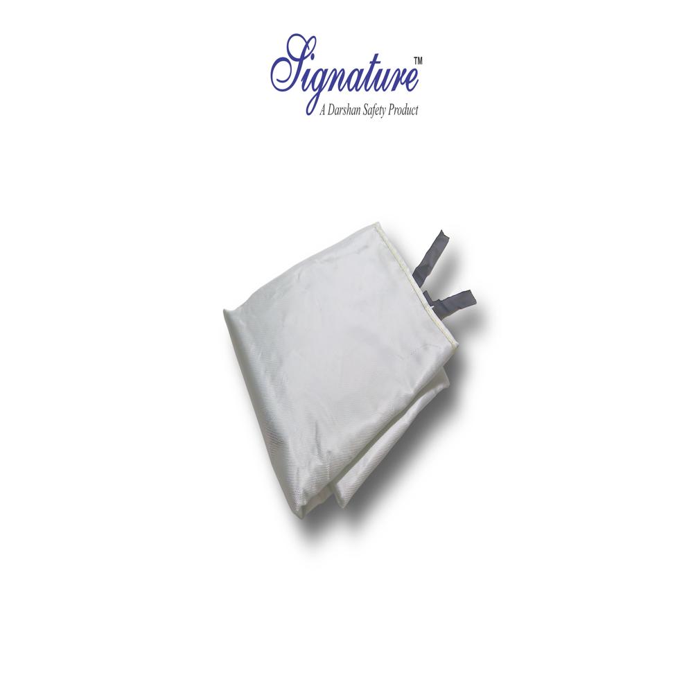 Industrial Fireproof Blanket - Density: 900 Kilogram Per Cubic Meter (Kg/m3)