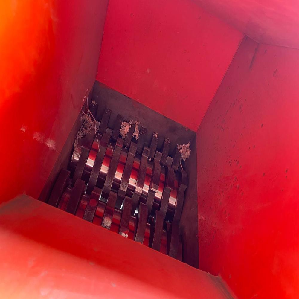 Waste Tyre Shredder Machine