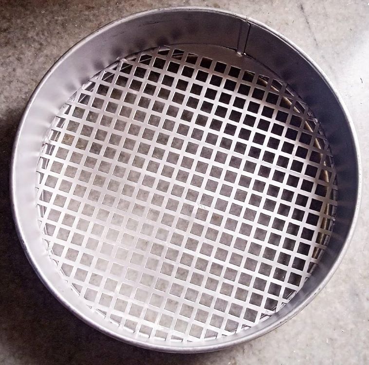 G. I. Frame sieves 300 & 450 mm dia (powder coated)