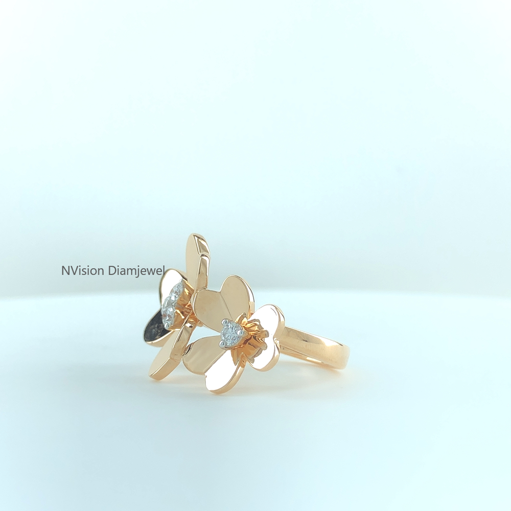 inflorescence Glow Labgrown Diamond Flower Ring