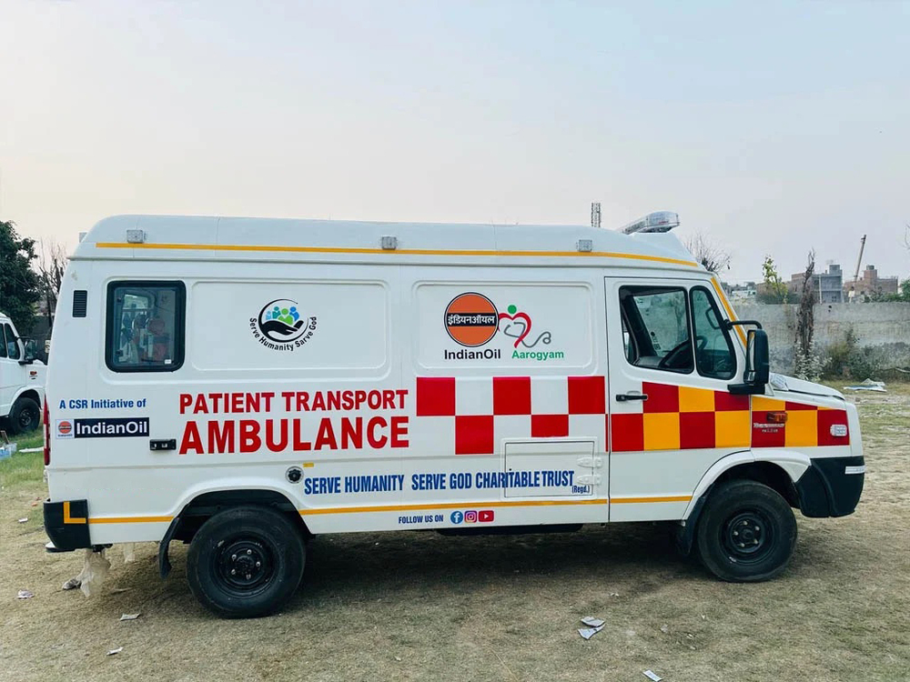 Advance Life Support Ambulance - Color: White With Red Cross