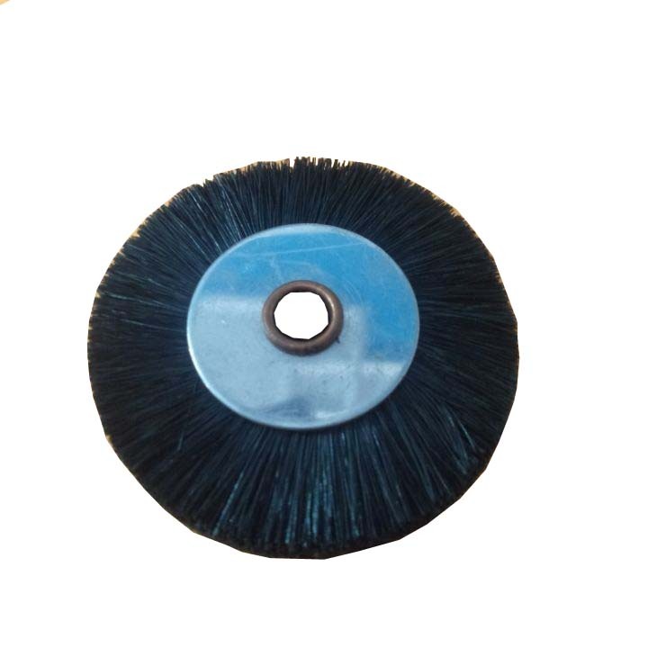 Brush Wheel Hard Feeder - Color: Black
