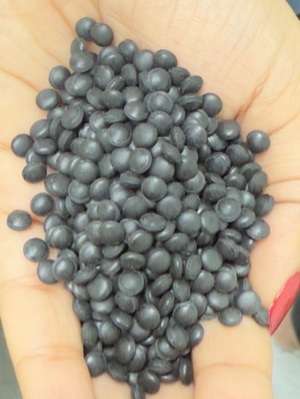 Hdpe Pe 100 Granules Next To Virgin - Color: Black