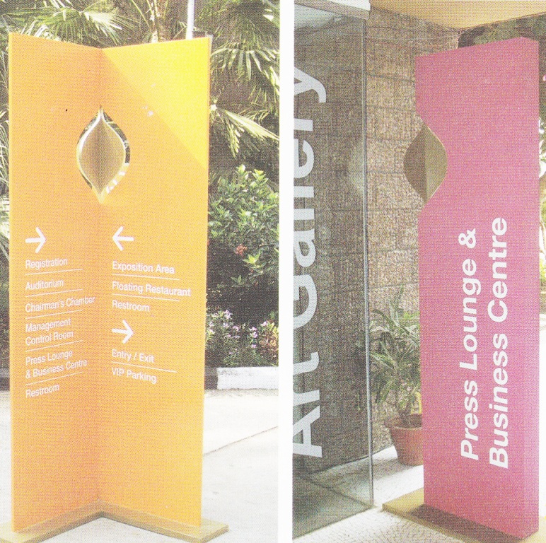 Promotional Display - Color: White