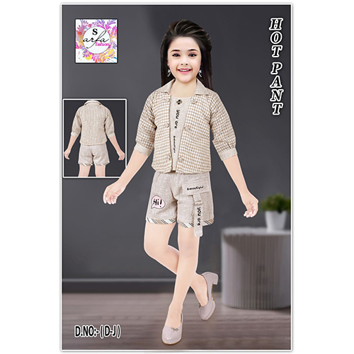 Unique Shirt And Hot Pant Girls - Color: 2