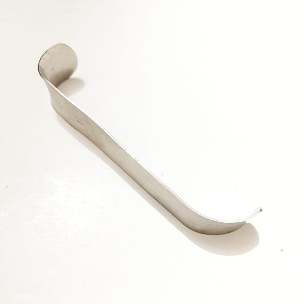 C Shape Retractor No 2 - Material: Steel