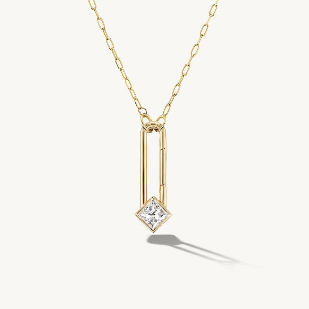 18K Solid Gold Lab-Grown Diamond Solitaire Pendant Necklace - Elegant Pear-Shaped Diamond Jewelry