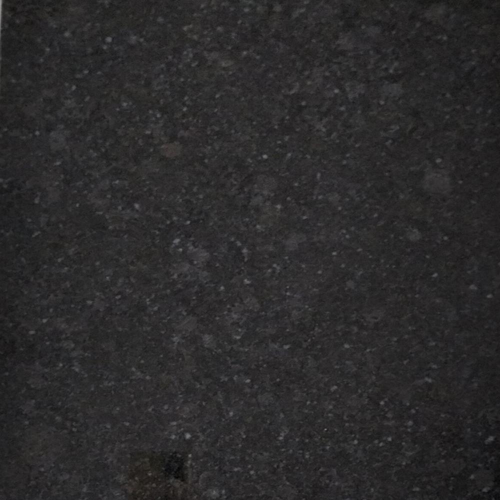 R BLACK