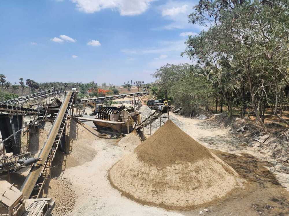 कृत्रिम नदी की बालू