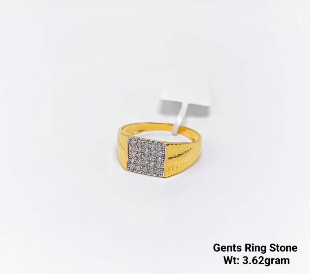 92% New Design Gold Gents Ring Stone