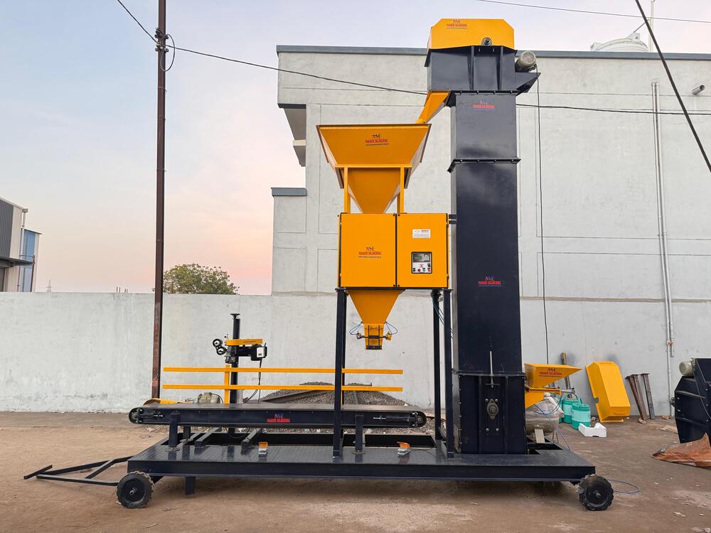 Bag Filling Sealing Machine - Capacity: 360 Pcs/Hr