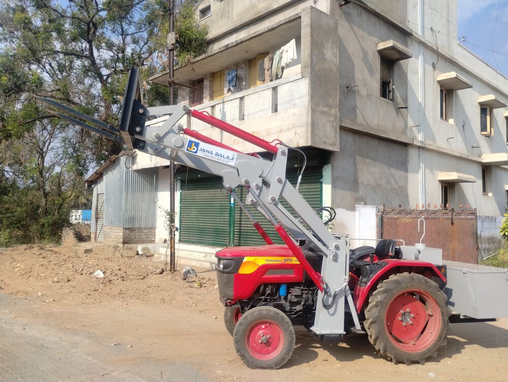 ट्रैक्टर माउंटेड मिनी लोडर