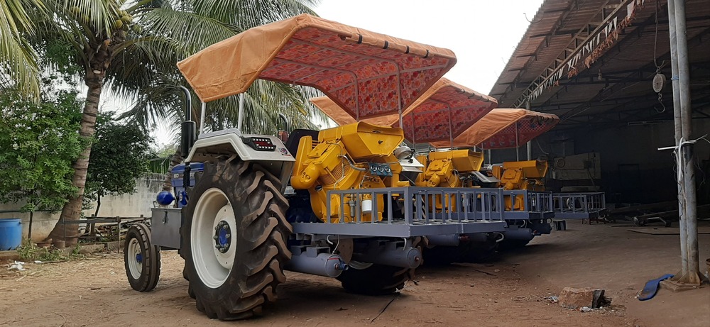 Tractor Mounted Compressor - Color: Multiple