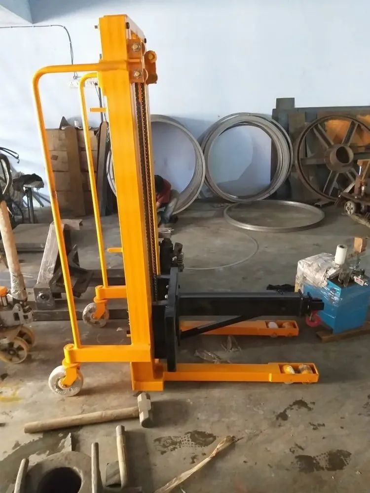 Hydraulic Manual Stacker - Attributes: Durable