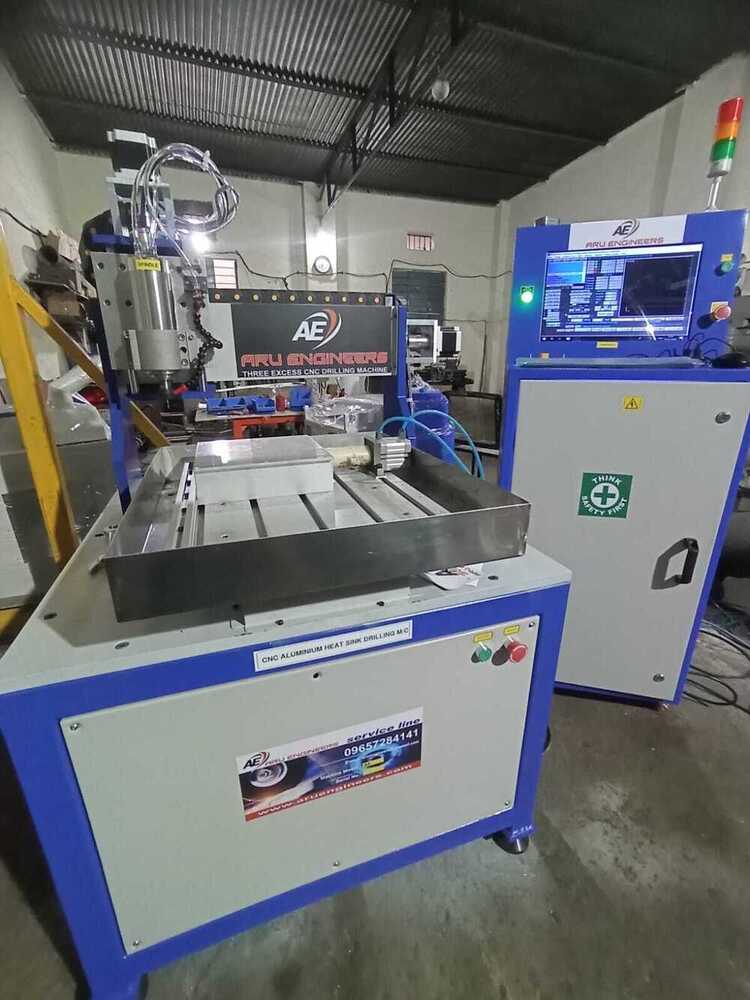 3 अक्षों वाला CNC एल्युमीनियम हीट सिंक ड्रिलिंग मशीन