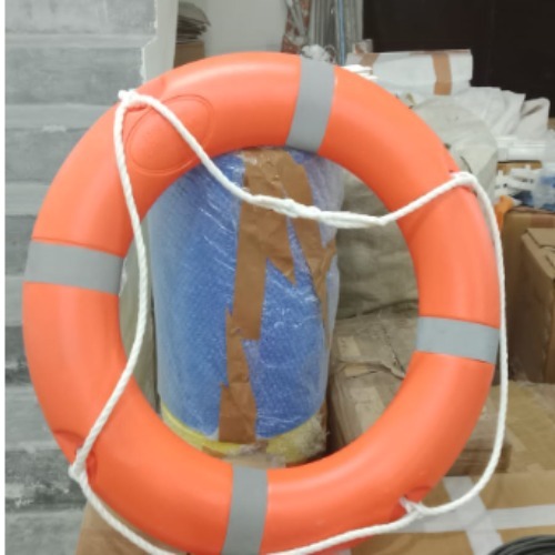 swimming pools ring /tube