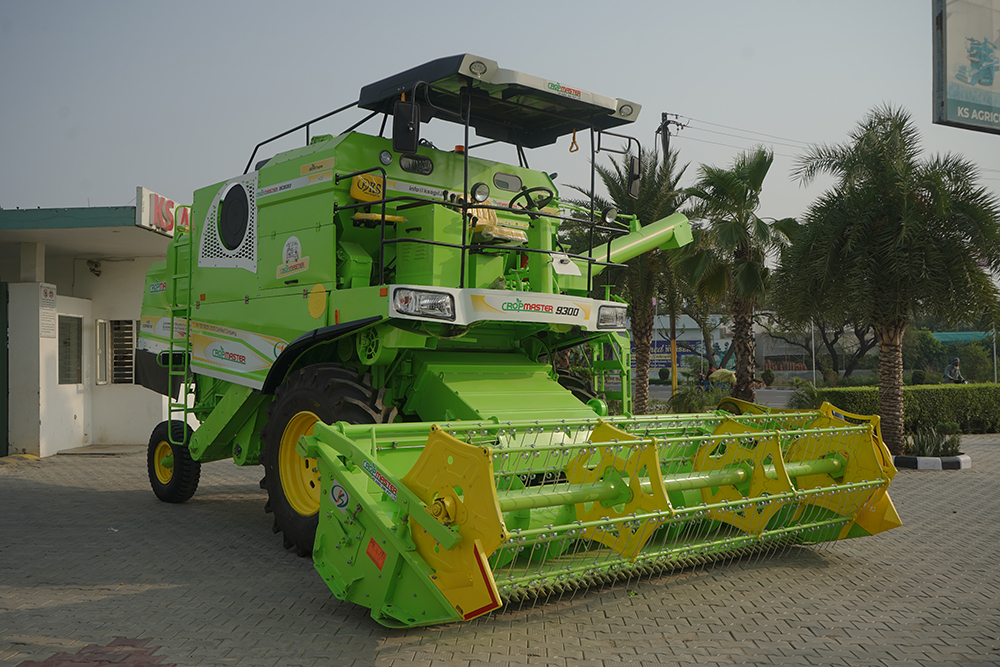 CM9300 Combine Harvester