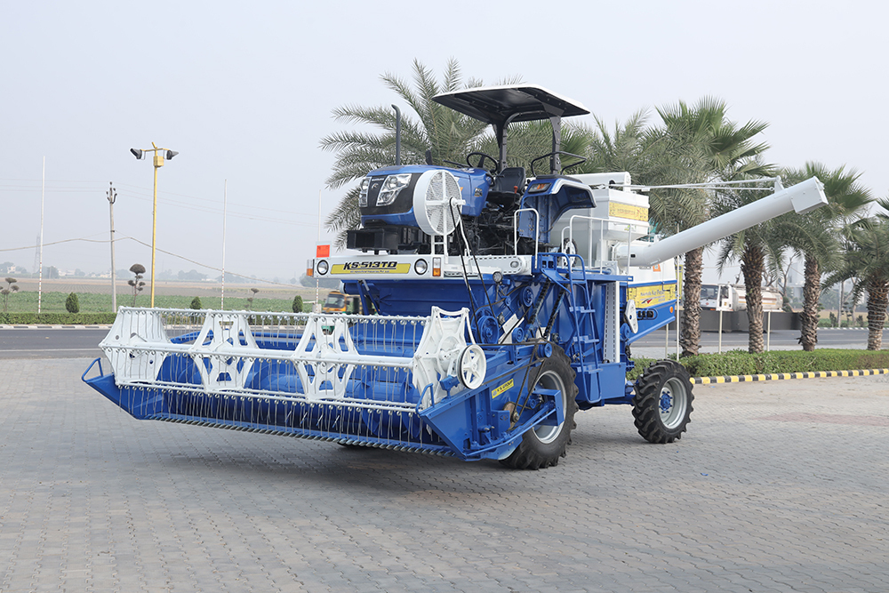Td Sonalika Combine Harvester - Color: Blue