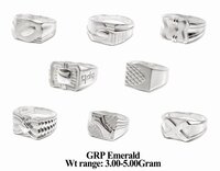 92.5% New Design Silver Gents Ring Plain Emerald