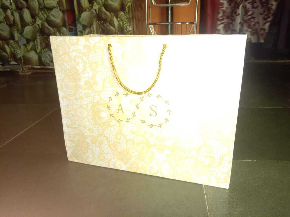 Paper Gifts Bags - Color: Multicolor