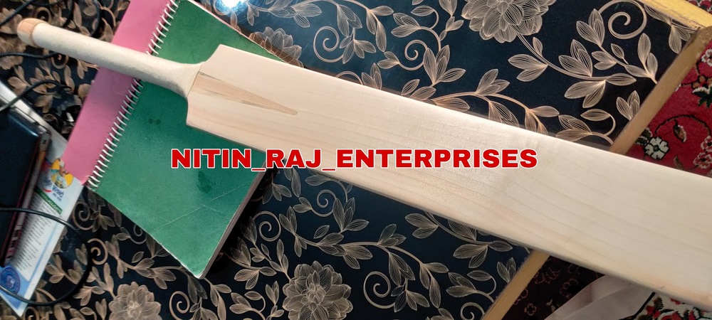 English Willow Bat - Application: Cricket
